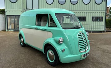 Morris Commercial reveals new JE